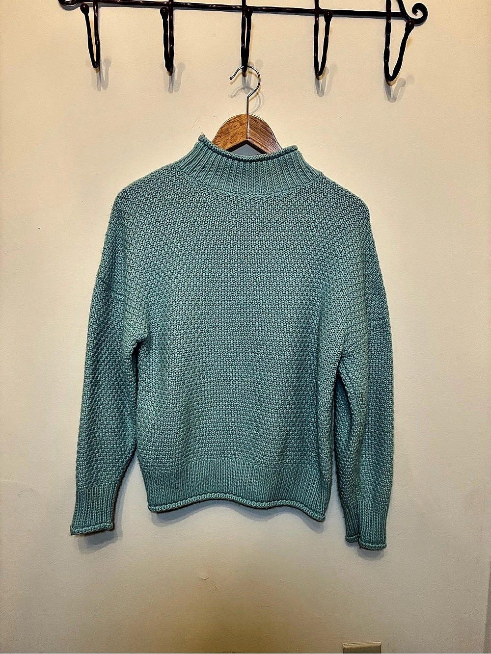 FASHION Blue Knit Sweater Size Small